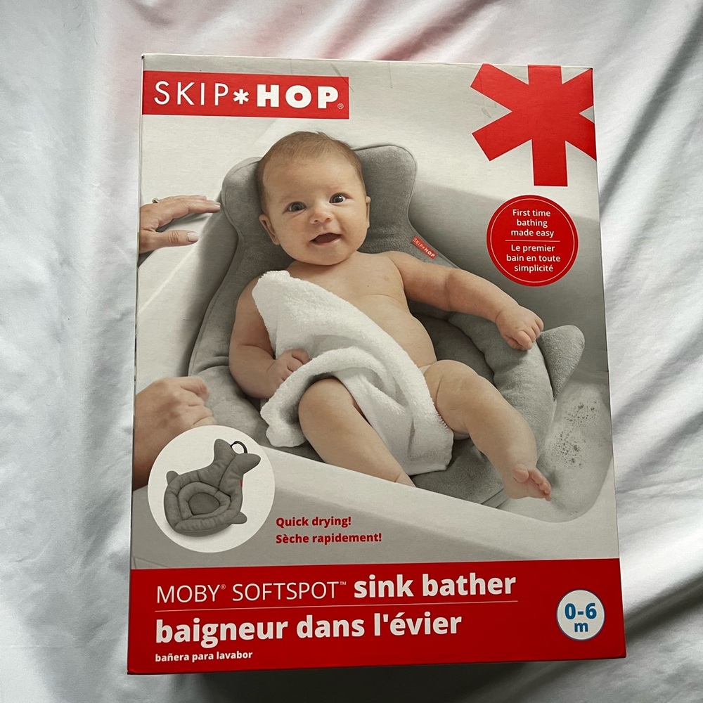 Skip Hop Red and Gray Moby Softspot Sink Bather BRAND NEW